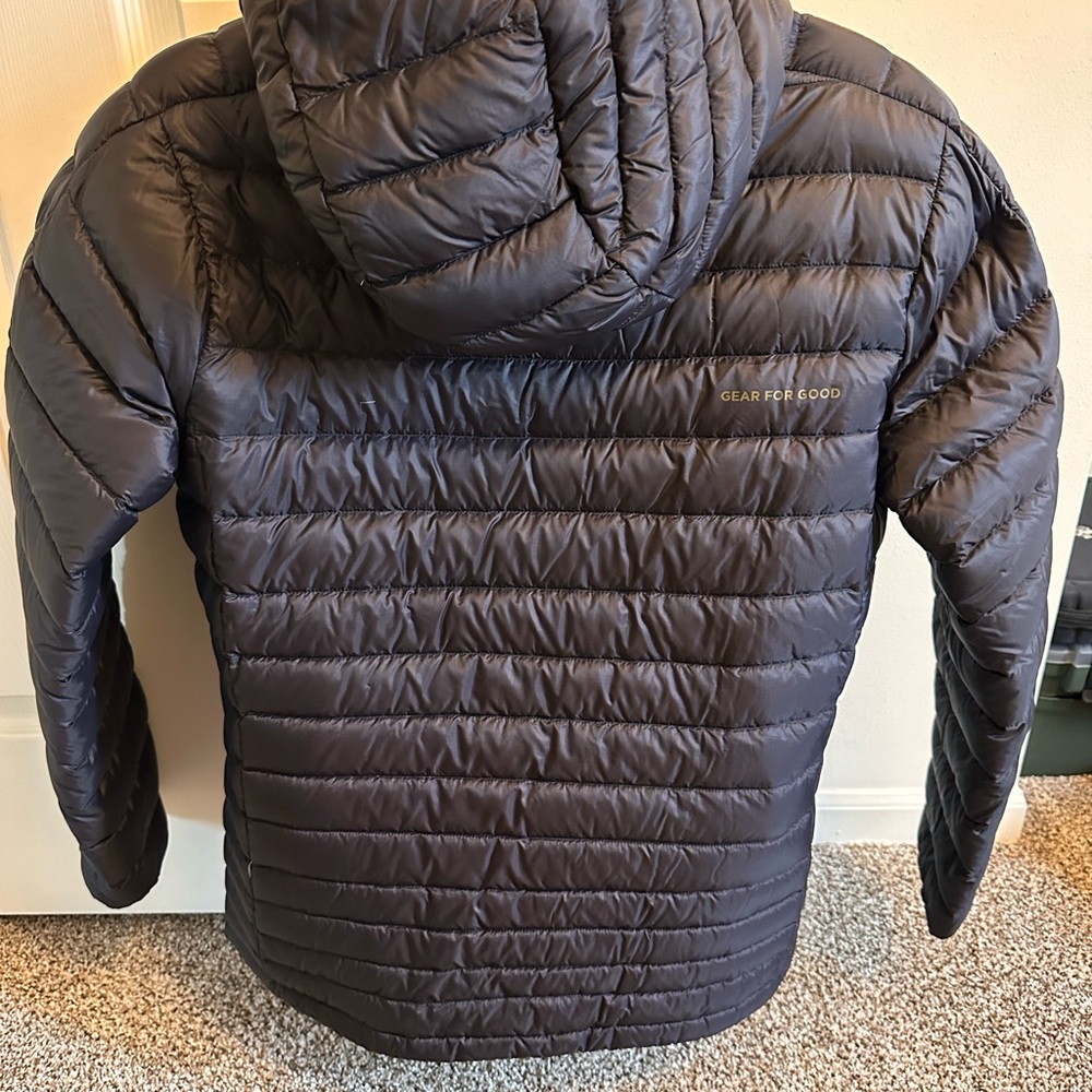 Cotopaxi Men’s puffer jacket, size Med, black, looks new